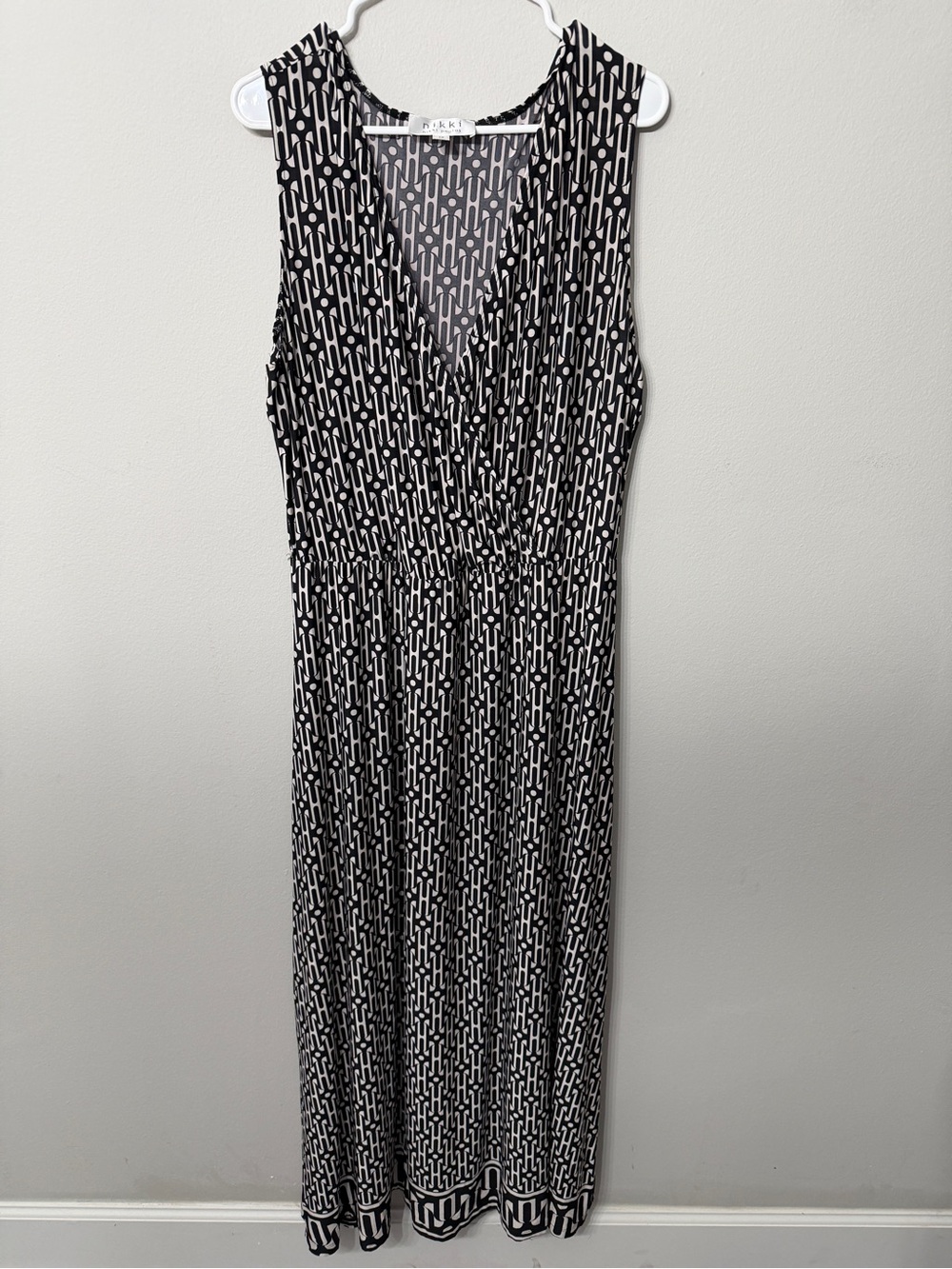 Women’s Nikki Nikki Poulos 1X Black White Geometric Sleeveless Maxi Dress